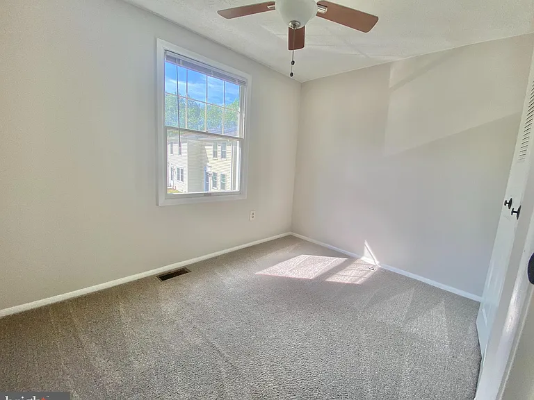 6212 Hillside Rd — Photo 12