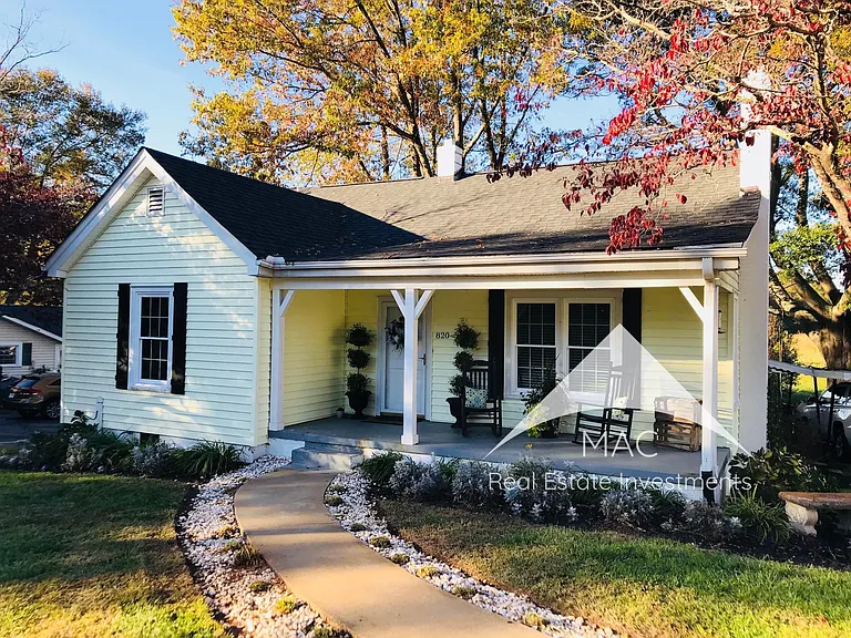820 Chick Springs Rd — Photo 1