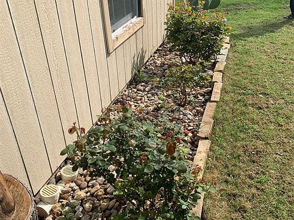3rd image of 560 Joy Dr