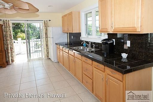 3rd image of 835B N Kalaheo Ave