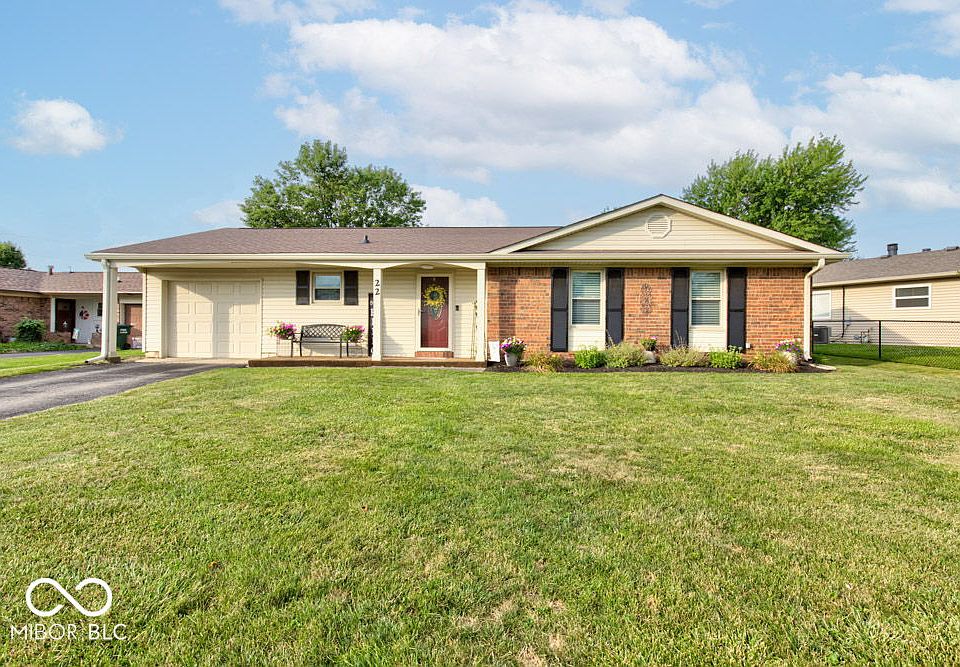 1st image of 22 Whisper Wood Cir