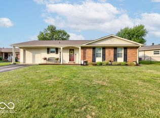 22 Whisper Wood Cir, Greenfield, IN 46140