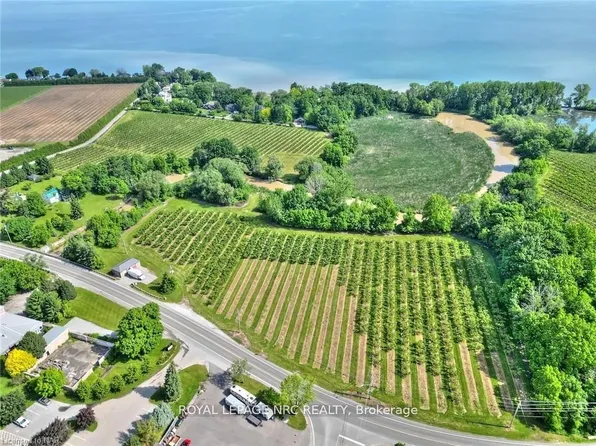 1378 Lakeshore Rd, Niagara On The Lake, ON L0S 1J0