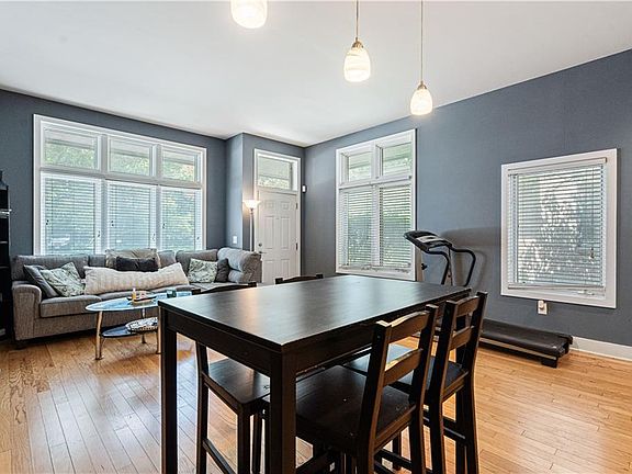 4th image of 4467 Rainbow Blvd #D5