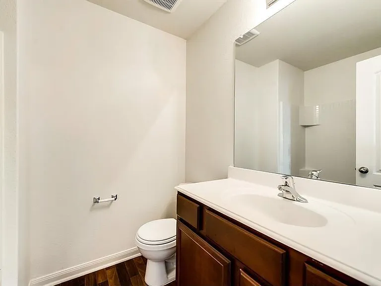 1810 Douglas St — Photo 7