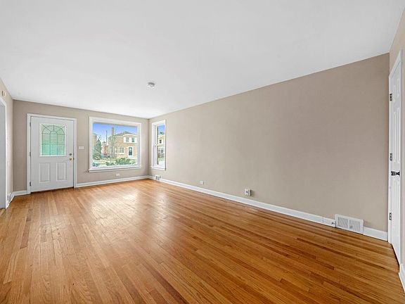 5th image of 9129 Grand Ave