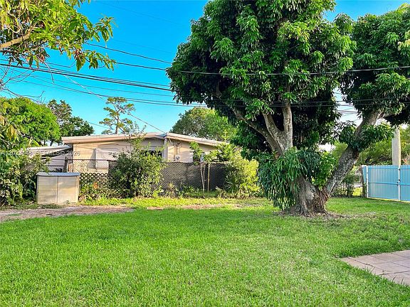 2nd image of 3390 SW 21st St