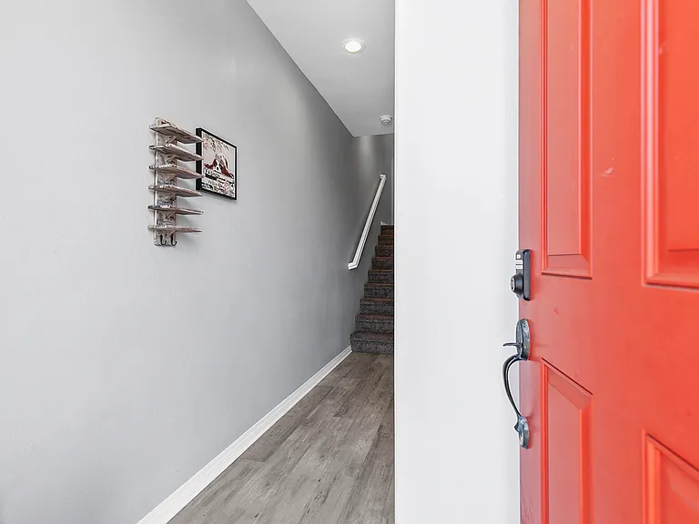 502 Lark Way — Photo 25