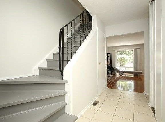 3rd image of 139 Huntingdale Blvd