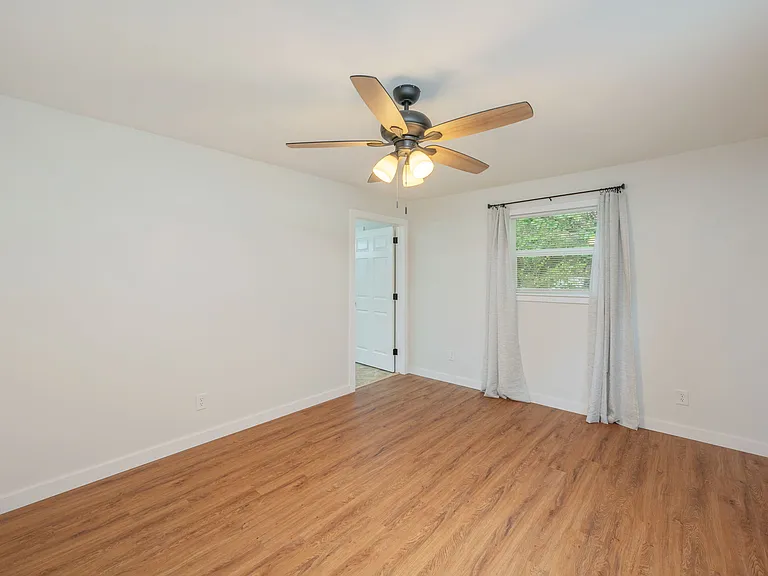 812 E Edney Ave — Photo 17