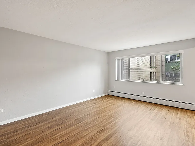1333 N York St — Photo 29
