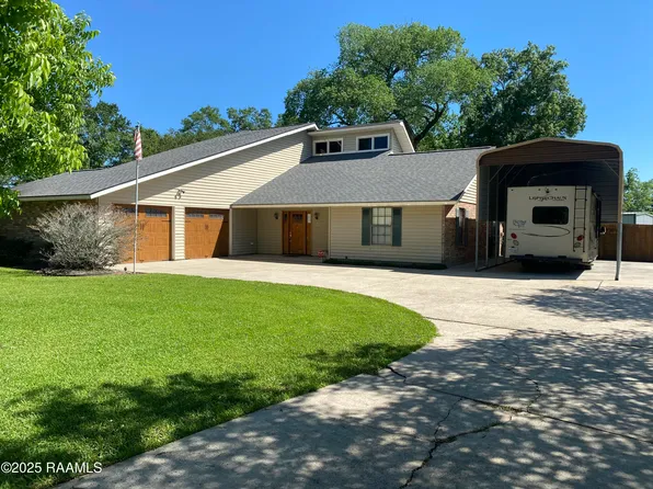 1075 Melancon Dr, Breaux Bridge, LA 70517