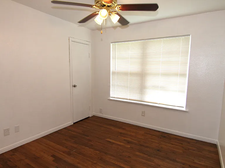 7000 Thurston Dr — Photo 7