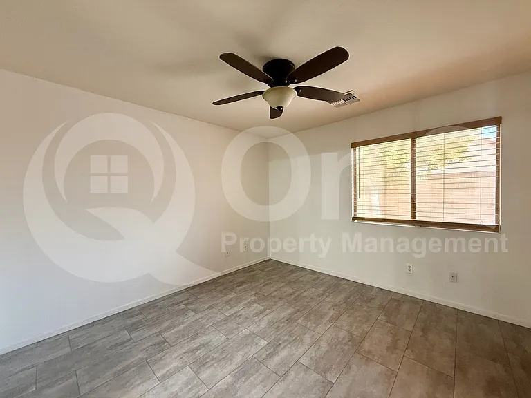 10609 W Rosewood Dr — Photo 11