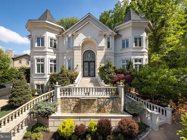 5821 Goldsboro Rd, Bethesda, MD 20817