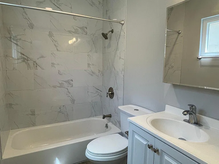 1969 Cedar Ave #5 — Photo 7