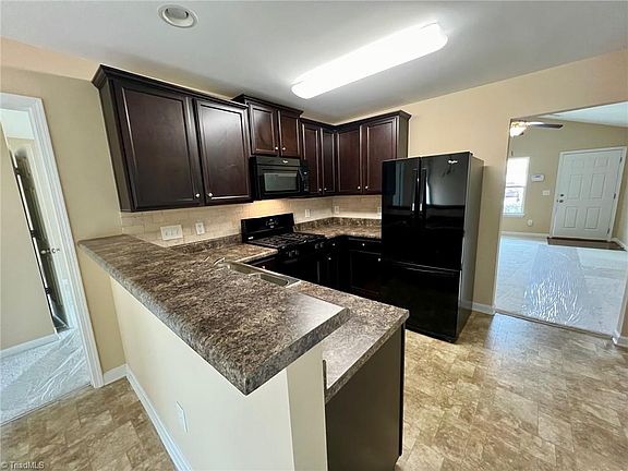 5th image of 2802 Wild Poplar Way