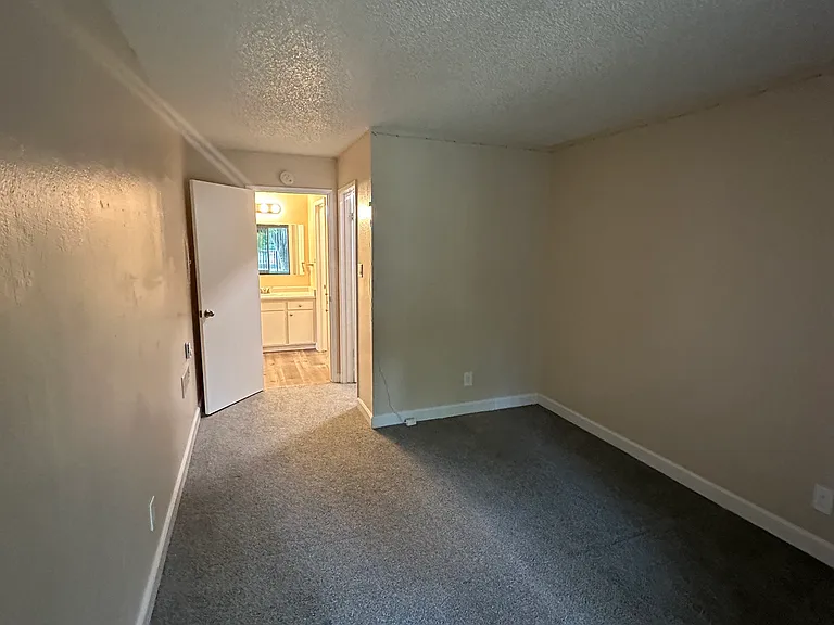 2920 Garfield Ave #H — Photo 6