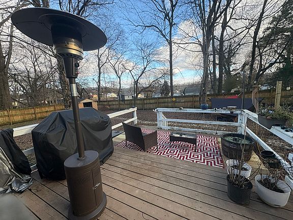5th image of 2406 Highland Dr