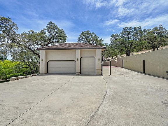 4th image of 2072 Moonstone Cir