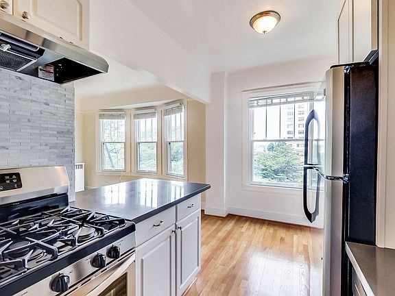 4th image of 500 Stanyan St #105