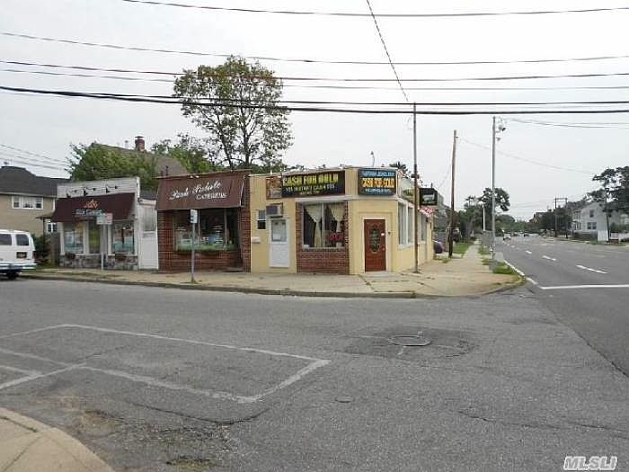 66 Arnold Ave, West Babylon, NY 11704 Zillow