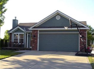 5220 NE 63rd St, Gladstone, MO 64119