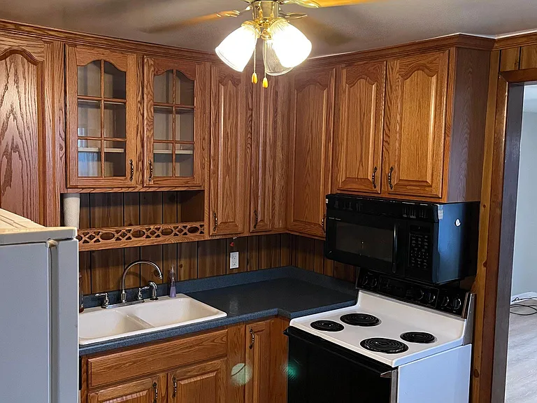 920 Marilyn Rd — Photo 9