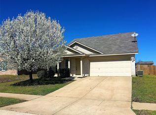 307 Quail Crossing Dr, Sanger, TX 76266