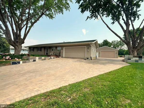 1459 Sharon Pkwy, Shakopee, MN 55379