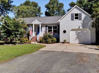 102 Oak Point Dr, Yorktown, VA 23692