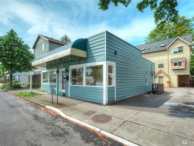 9211 Roosevelt Way NE, Seattle, WA, 98115
