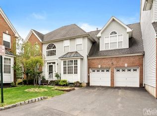 605 Daisy Ct, North Brunswick, NJ 08902