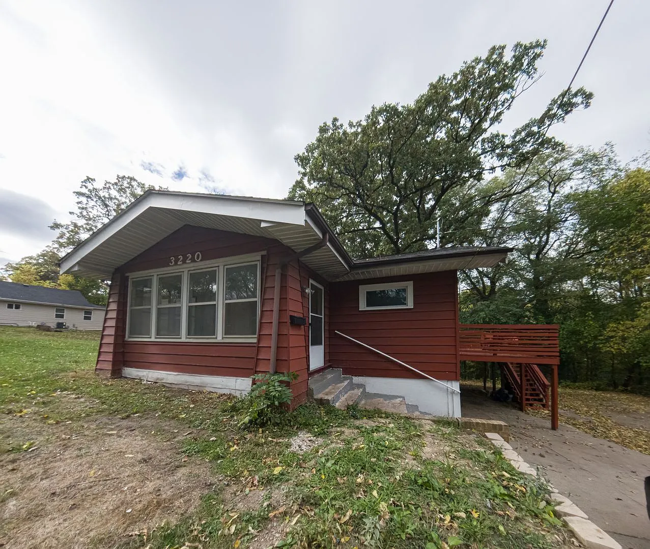 Beautiful 3 Bedroom 1 Bath Home — Photo 2