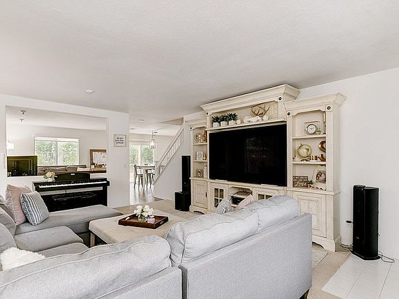 3rd image of 1292 Cottonwood Dr