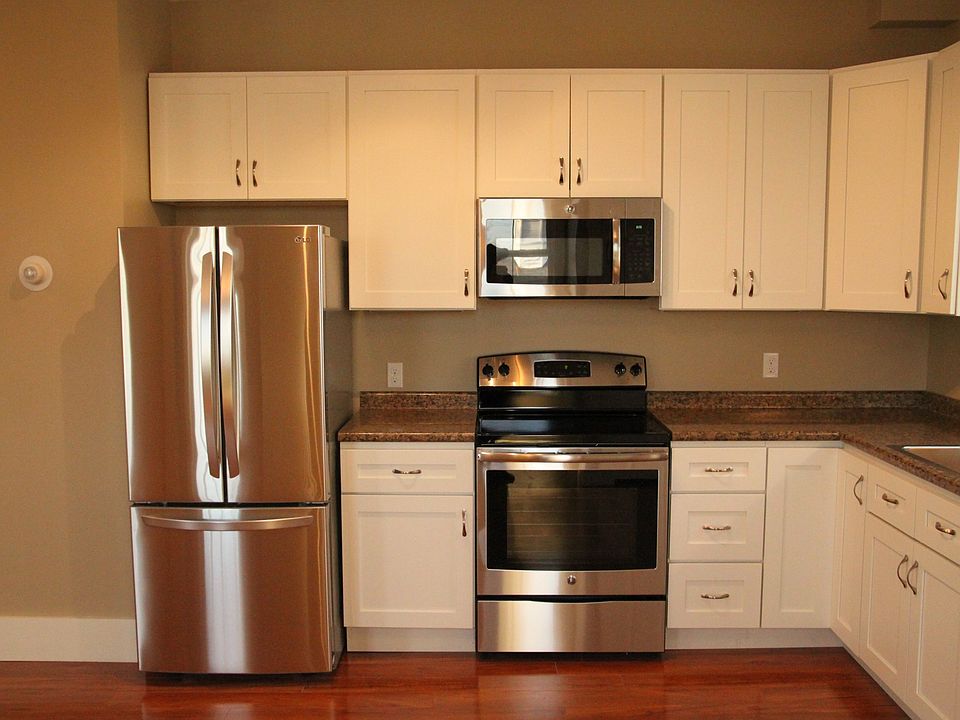 2nd image of 21 Church St APT 3