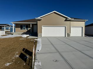 609 Rittenhouse St, Hastings, NE 68901