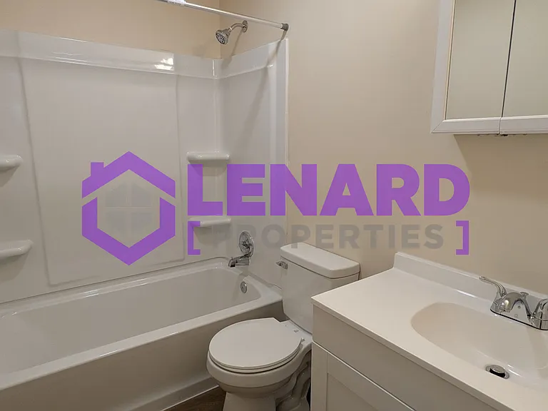 2224 N Clifton Ave — Photo 8