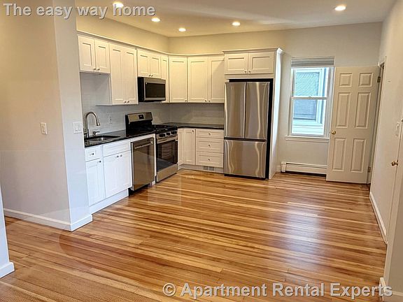4th image of 185 Putnam Ave #2