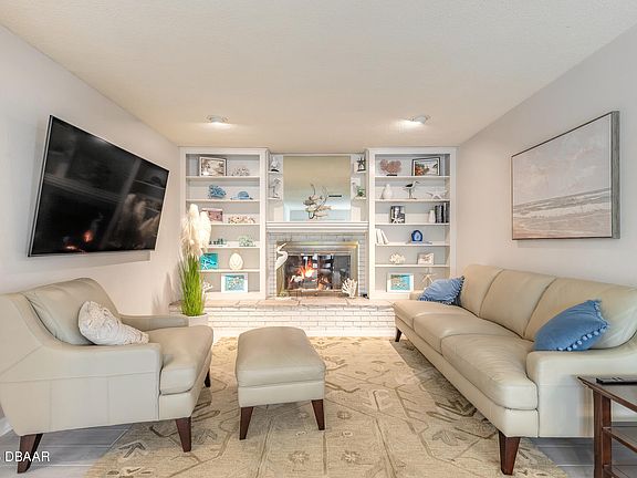 5th image of 1236 Golfview Dr