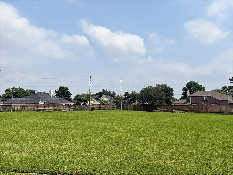 17407 Chamberlain Dr — Photo 30