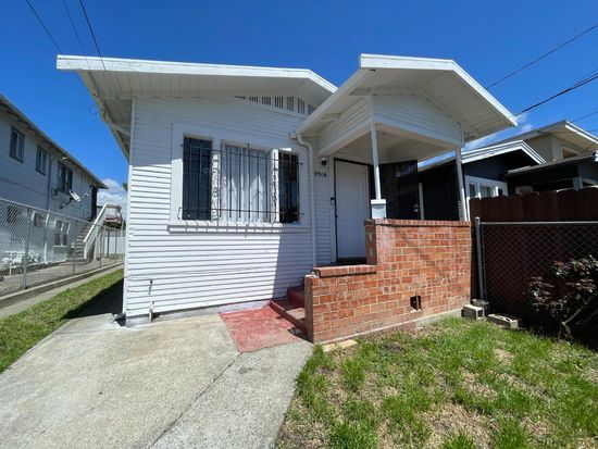 9508 Olive St, Oakland, CA 94603