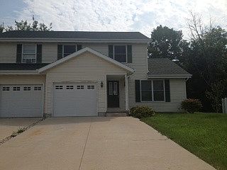 1st image of 118 Woodview Ln