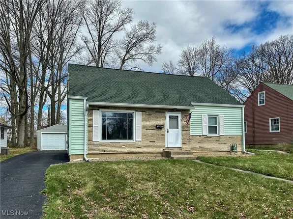 1563 Maplewood St NE, Warren, OH 44483