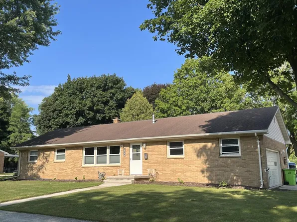 1800 Calumet DRIVE, New Holstein, WI 53061