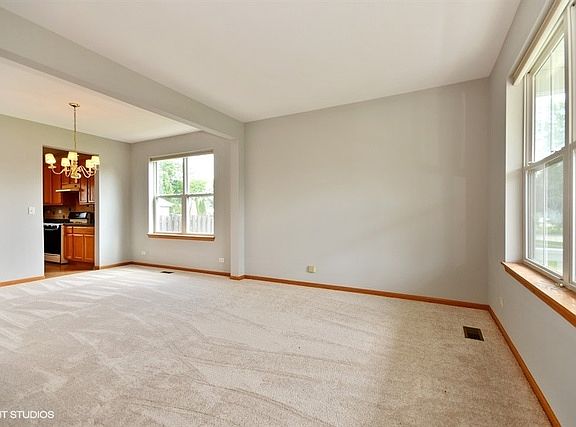 2nd image of 2932 Stockberry Ln