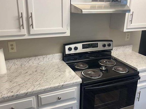 5th image of 7079 Runnymede Dr
