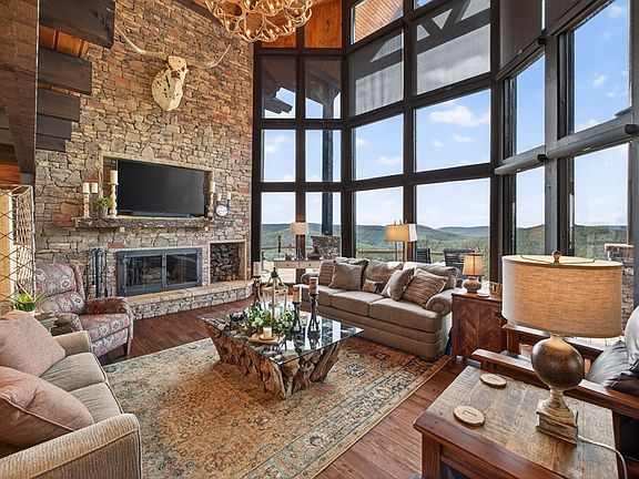 15th image of 751 Bear Knob Ln