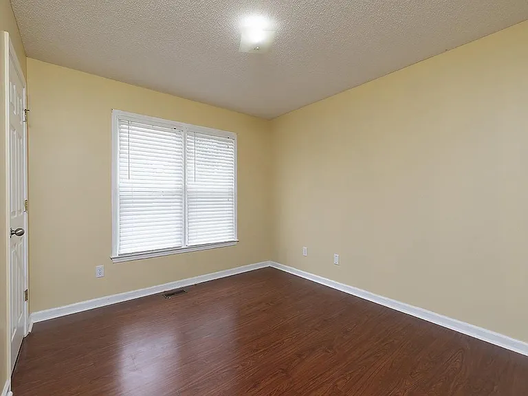 16 Huntcliff Dr — Photo 18