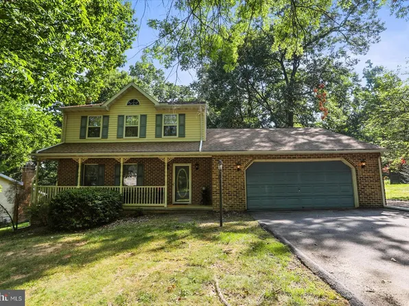 141 Oak Hills Dr, Hanover, PA 17331